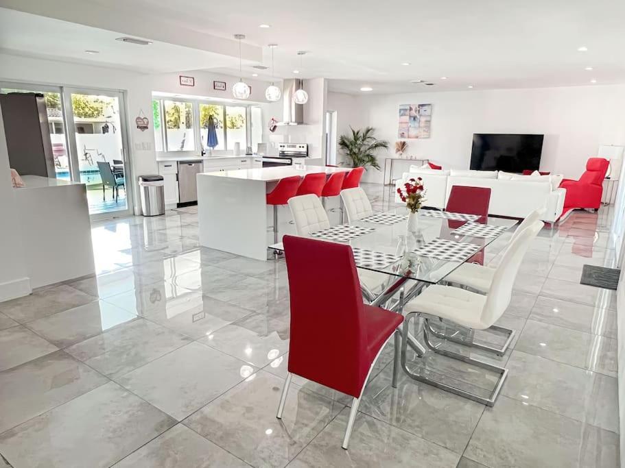 Luxurious & Modern Open Floor Plan Heated Pool Villa Hollywood Exteriör bild