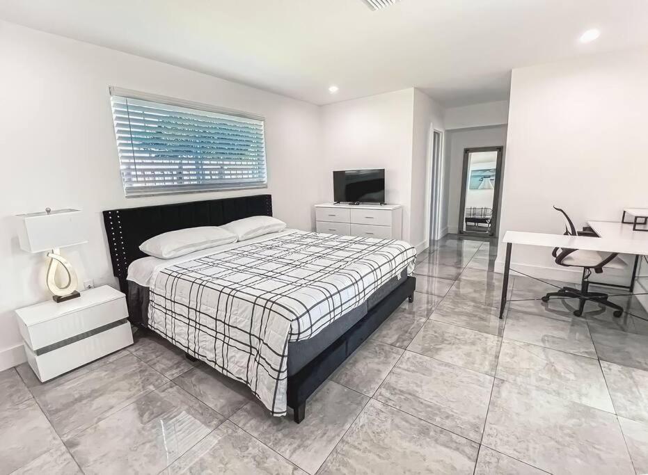 Luxurious & Modern Open Floor Plan Heated Pool Villa Hollywood Exteriör bild
